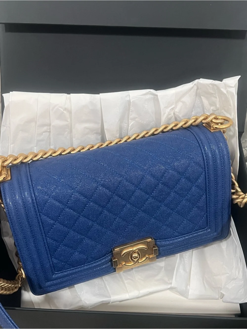 💙💙Chanel Boy Caviar Royal Blue Medium Bag
